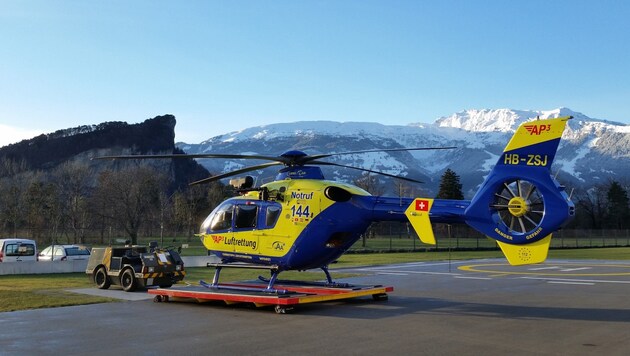 Mit dem Helikopter musste die verletzte Frau ins Spital geflogen werden. (Bild: Wikipedia)