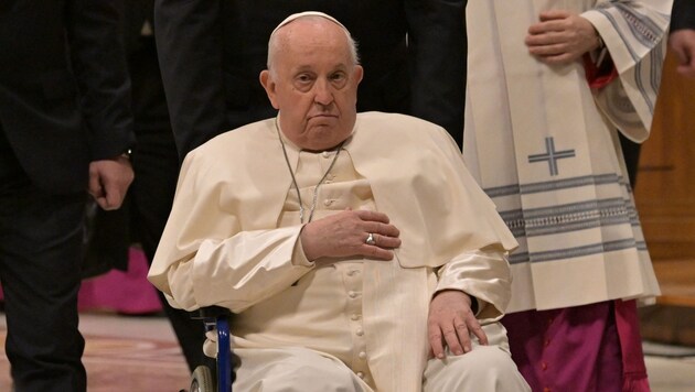 Papa Francis (87) yine hastalığı nedeniyle birçok randevusunu iptal etmek zorunda kaldı. (Bild: ANDREAS SOLARO / AFP / picturedesk.com)