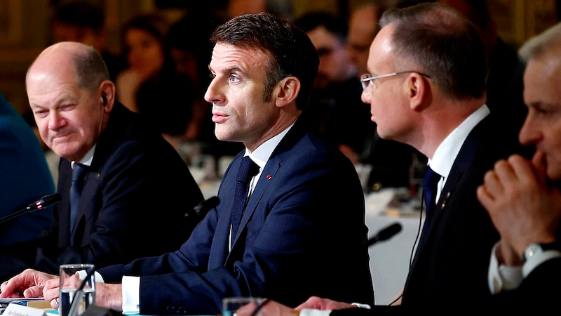 Frankreichs Präsident Emmanuel Macron lud zum Ukraine-Gipfel. (Bild: AP)