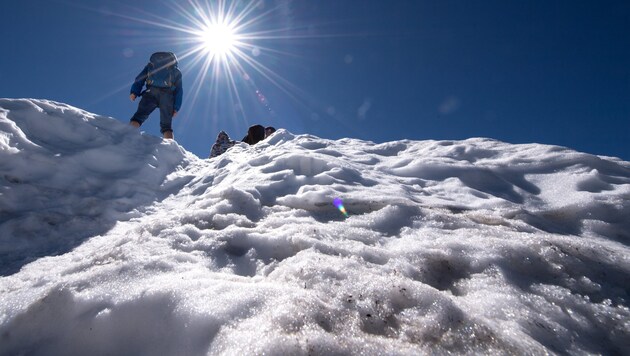 Es ist zu warm für die Rennen in Berchtesgaden … (Bild: APA/dpa/Sven Hoppe)