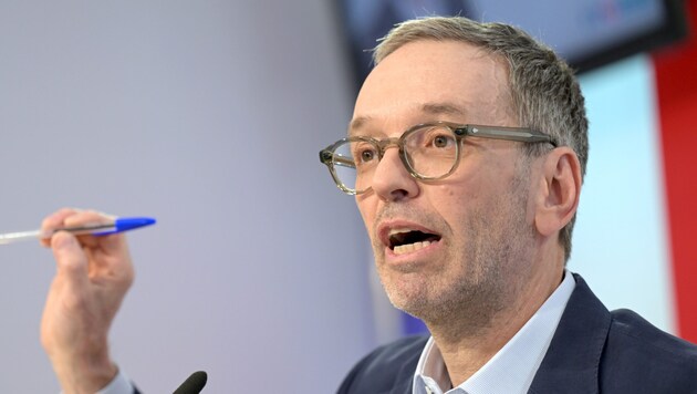 Herbert Kickl, az FPÖ szövetségi párt elnöke (Bild: APA/Roland Schlager)