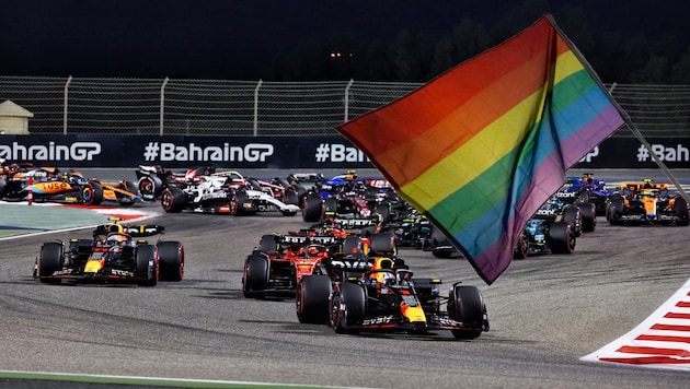 Wirbel um eine Regenbogenflagge in Bahrain. (Bild: GEPA pictures, ASSOCIATED PRESS)