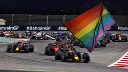 Wirbel um eine Regenbogenflagge in Bahrain. (Bild: GEPA pictures, ASSOCIATED PRESS)