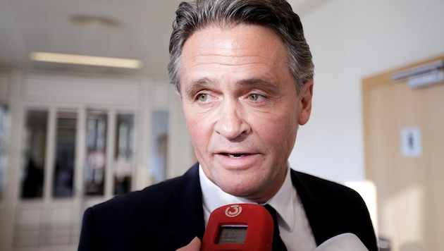 ORF Vakfı Meclis Üyesi Peter Westenthaler (FPÖ) Salı günü bütçe vergisini eleştirdi. (Bild: APA/GEORG HOCHMUTH)