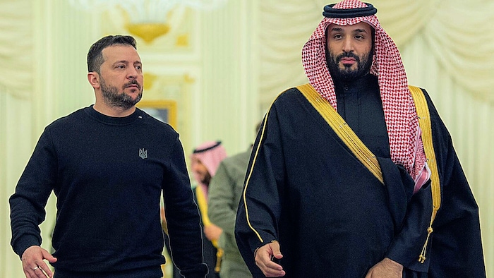 Präsident Wolodymyr Selenskyj traf vor seiner Reise nach Albanien den saudischen Kronprinzen ...