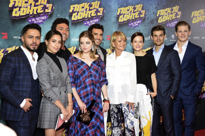 Uschi Glas und das „Fack ju Göhte“-Cast bei der Premiere des dritten Teils in München.
