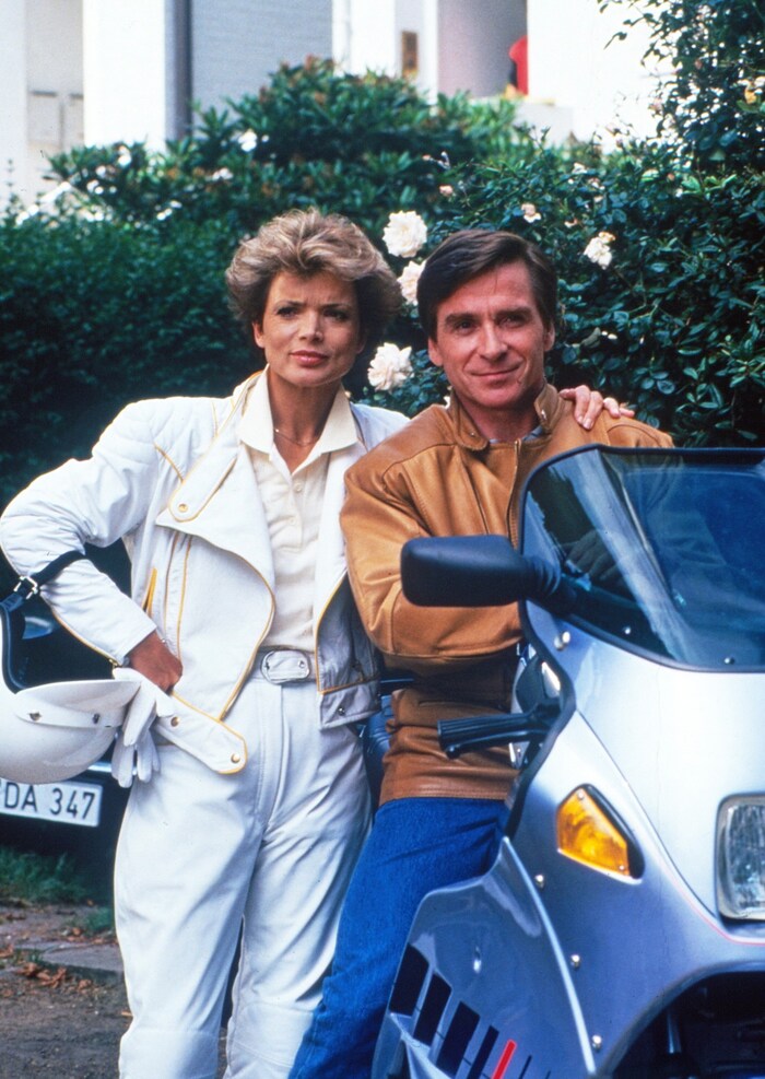 Uschi Glas und Elmar Wepper in „Zwei Münchner in Hamburg“.
