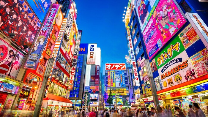 Im Tokioter Viertel Akihabara, auch „Akiba“ genannt, findet man Elektronik-Megastores, Themencafés sowie alles zu Animes.