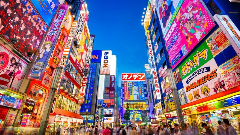 Im Tokioter Viertel Akihabara, auch „Akiba“ genannt, findet man Elektronik-Megastores, Themencafés sowie alles zu Animes. (Bild: SeanPavonePhoto)