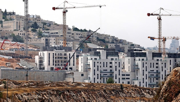 Bau neuer Siedlungen im Westjordanland (Bild: APA/AFP/AHMAD GHARABLI)