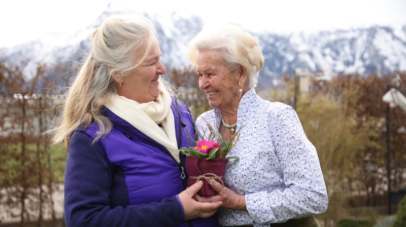 Geschenke und Glückwünsche bekommen die beiden Frauen aber nicht nur im Schaltjahr. Dafür wird direkt am 29. Februar besonders groß, mit der ganzen Familie, gefeiert. Ein Vorteil: Kaum jemand vergisst zu gratulieren. (Bild: Tröster Andreas)