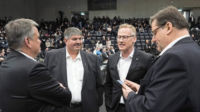 Vize Schaller (2. v. r.) mit alten und neuen Kollegen.