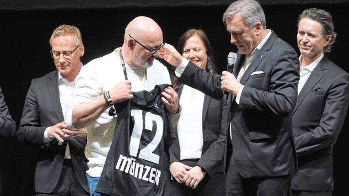 Ex-Vorstand Münzer wird verabschiedet.