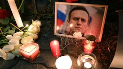 Die „Leute im Kreml“ hätten Alexej Nawalny getötet, sich über seine Leiche lustig gemacht, danach seine Mutter ausgelacht und nun würden sie auch noch sein Andenken in den Schmutz ziehen, ist die Witwe Julia Nawalnaja überzeugt. (Bild: APA/AFP/KAREN MINASYAN)