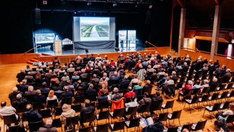 Gut besucht war die Veranstaltung im Lustenauer Reichshofsaal. (Bild: Frederick Sams/sams-foto.com)