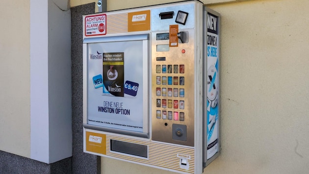 Zigaretten und Bargeld werden aus den Automaten gestohlen. (Bild: Scharinger Daniel)