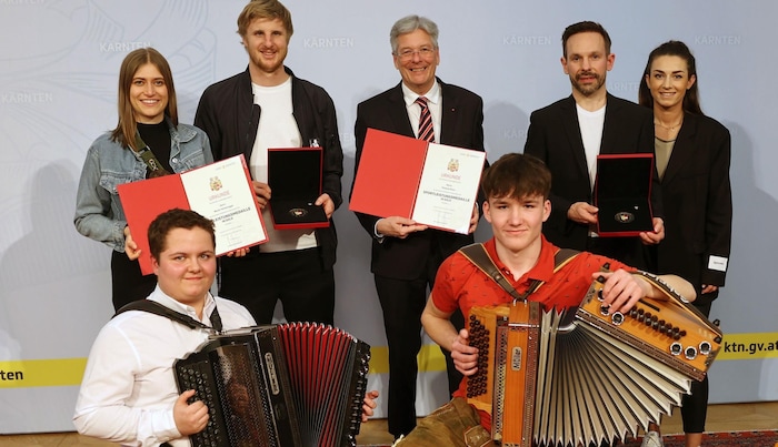 Landeshauptmann Peter Kaiser ehrte Hinteregger und Koch.