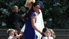 Jessica Mulroney kümmerte sich gemeinsam mit Prinzessin Kate um Meghans Blumenkinder (Bild: APA/AFP/POOL/Jane Barlow)