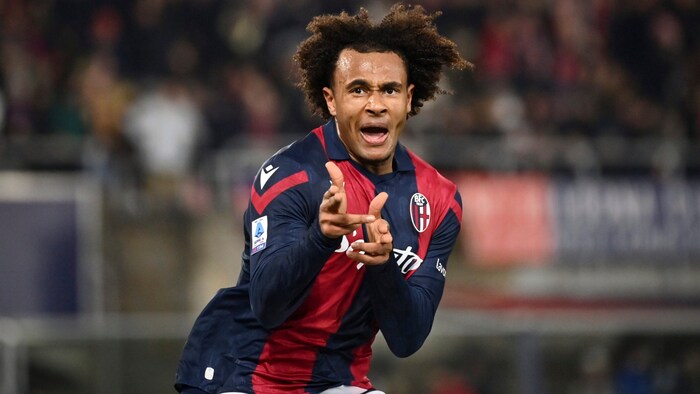 Joshua Zirkzee startet bei Bologna durch.
