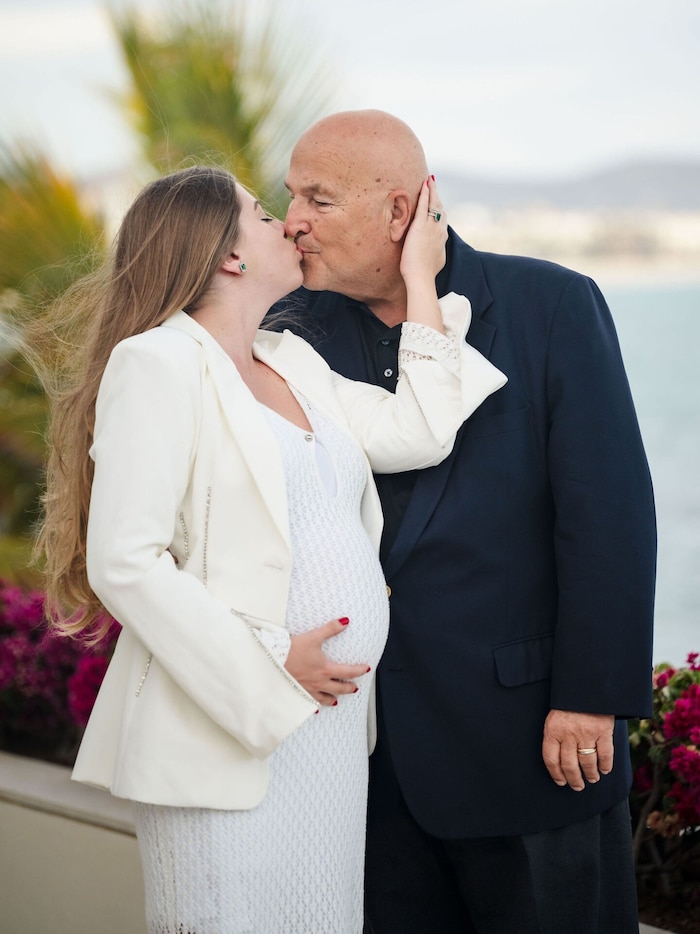 Les Esch après le mariage - le bébé Marselina se serait également réjoui dans le ventre de sa maman.