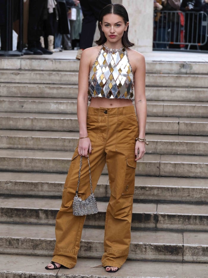 Thylane Blondeau zog mit ihrem Metallic-Look die Blicke auf sich.