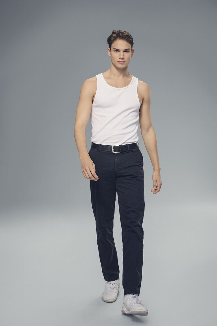 In Kaleen's music video, the top model aspirant created sex appeal with an oiled six-pack.