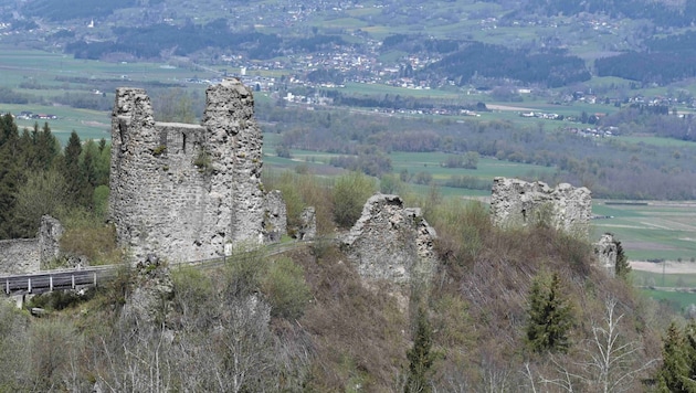 Las ruinas del castillo de Ortenburg: la parte más antigua del castillo ha sido asegurada estructuralmente. (Bild: Markus Wenninger)