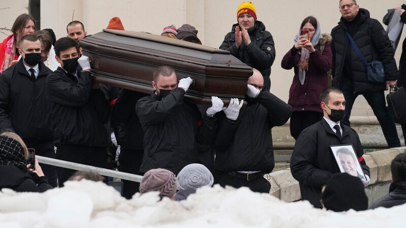 Funeral en Moscú el viernes (Bild: AP)