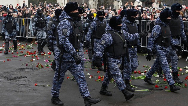 Ein Großaufgebot der Polizei war vor Ort in Moskau (Bild: APA/AFP/Alexander NEMENOV)