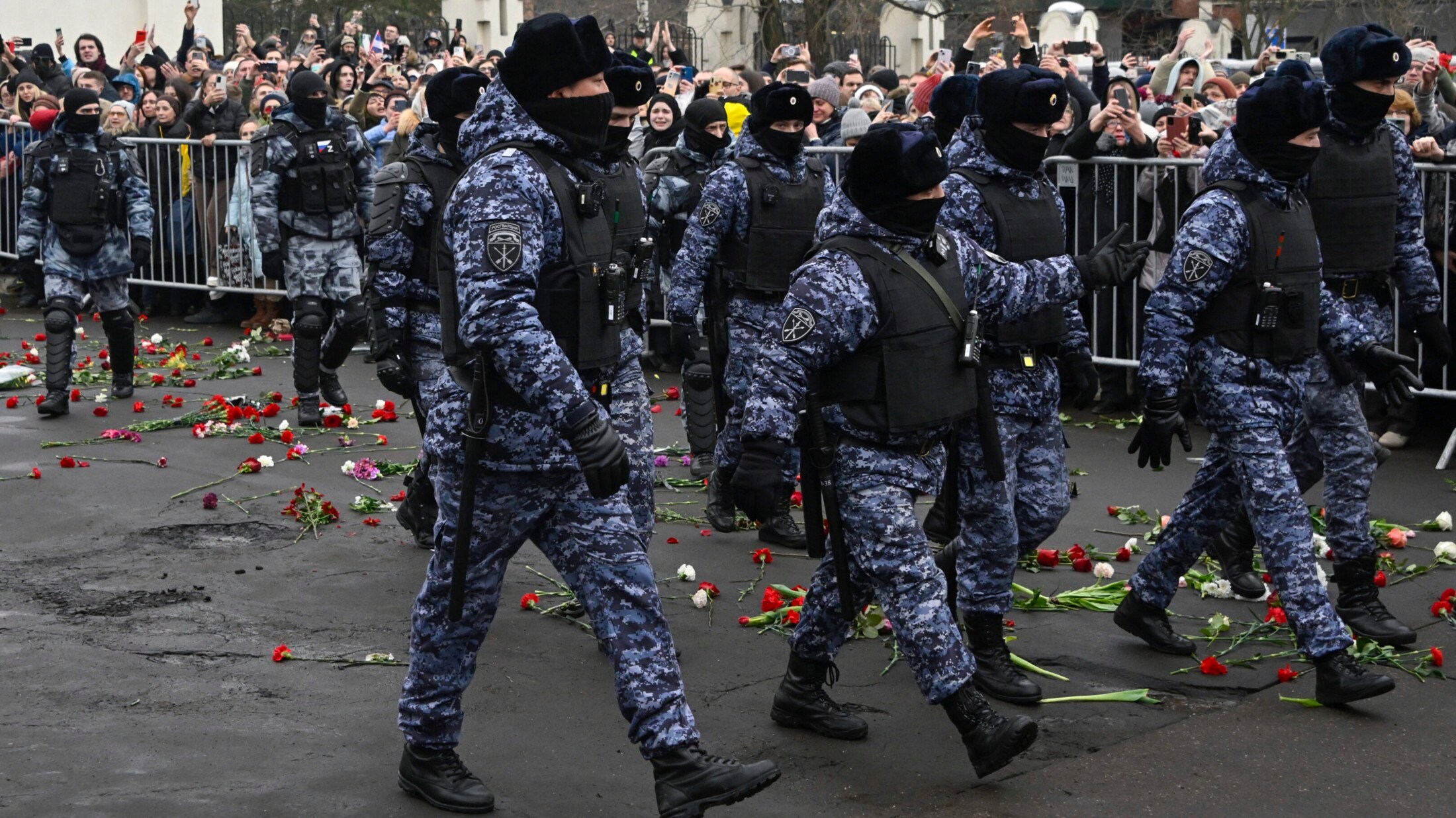 Ein Großaufgebot der Polizei war vor Ort in Moskau (Bild: APA/AFP/Alexander NEMENOV)