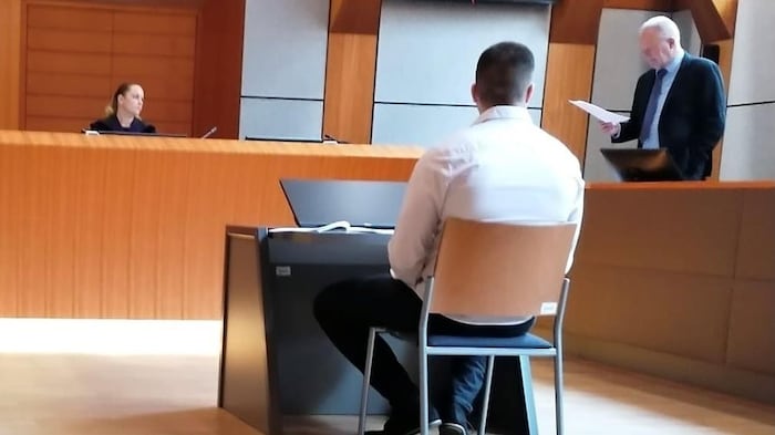 In Innsbruck saß der damals schwer angetrunkene Autodieb dafür nun vor Gericht.