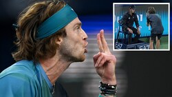 Andrej Rublew brüllt den Linienrichter an, nachdem Bublik den Punkt zur 6:5-Führung gemacht hatte ... (Bild: APA/AFP/RYAN LIM; ASSOCIATED PRESS)