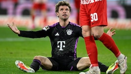 Thomas Müller kann’s nicht fassen - wieder gibt’s einen Dämpfer für den FC Bayern. (Bild: AFP)