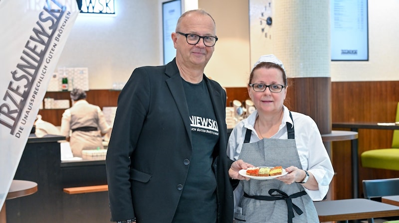 Für Manfred Österreicher, Chef der Firma Trzesniewski, war die Linzerie wegen der zentralen Lage die erste Wahl bei der Suche nach einem Standort. (Bild: Dostal Harald)