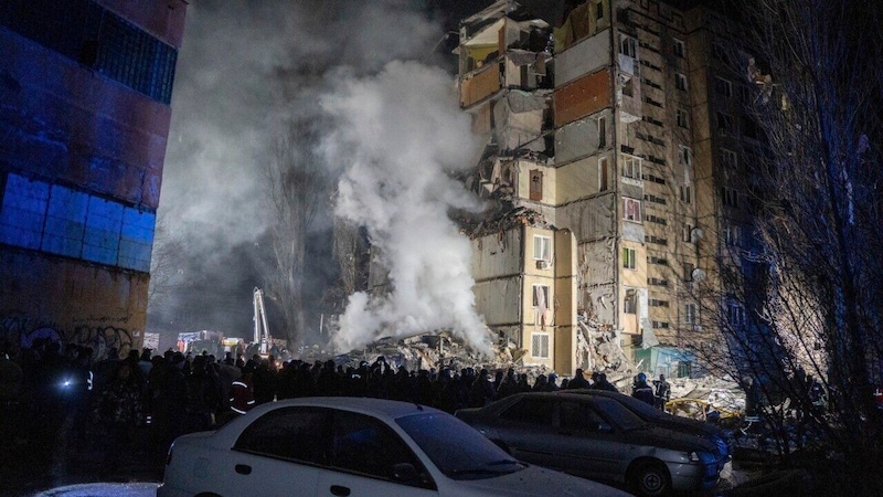 Ataque aéreo en Odessa el sábado por la noche (Bild: The Associated Press)