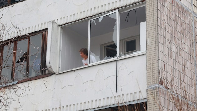 Edificio residencial destruido en San Petersburgo tras el ataque con drones. (Bild: AFP)