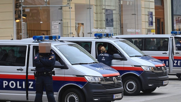 En sólo una semana, un centenar de manifestantes fueron detenidos por la policía en Viena. (Bild: Tomschi Peter)