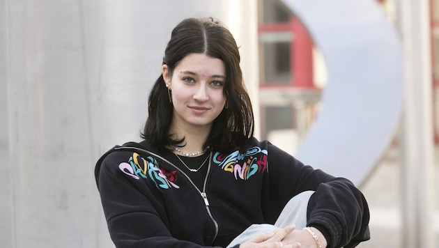 Ronja Rüdisser besucht das Sportgymnasium Dornbirn. Sie ist eine der besten Fechterinnen im Land. Derzeit steht allerdings die Matura im Mittelpunkt. (Bild: Mathis Fotografie)