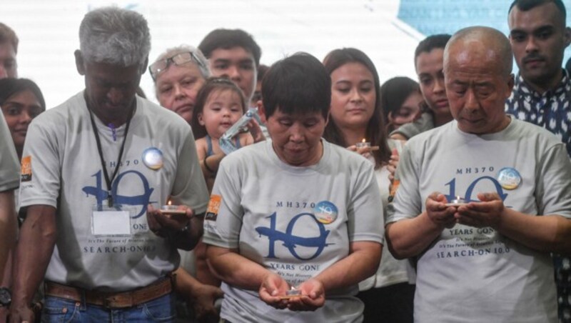 Etwa 500 Angehörige und ihre Unterstützer versammelten sich am Sonntag an einem Einkaufszentrum nahe der malaysischen Hauptstadt Kuala Lumpur zu einem Gedenktag. (Bild: AFP)