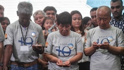 Etwa 500 Angehörige und ihre Unterstützer versammelten sich am Sonntag an einem Einkaufszentrum nahe der malaysischen Hauptstadt Kuala Lumpur zu einem Gedenktag. (Bild: AFP)