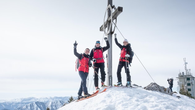 Summit victory: Regional Director Matthias Cernusca and his two deputies Simone Radl and Karl Weber presented the mountain rescue team's balance sheet at lofty heights. (Bild: DORISSEEBACHER)
