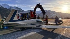 Das beschädigte Flugzeug in Zell (Bild: Freiwillige Feuerwehr Zell am See)