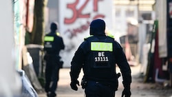 Durchsuchung der Polizei in Berlin (Bild: AFP)