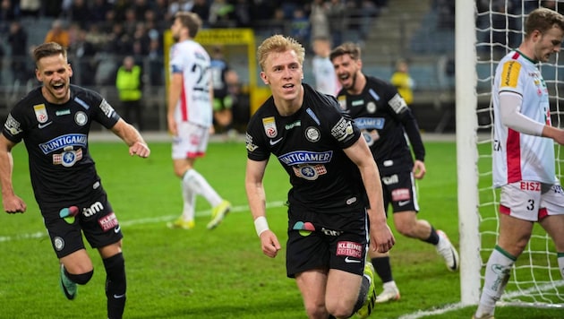 Mika Biereth celebrates for SK Sturm (Bild: Sepp Pail)