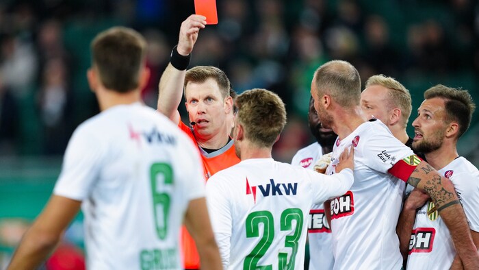 Lustenau's Grabher was shown the red card