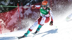 Beim letzten Trainingslauf mit Christina Födermayr (re.) erwischte es Sonja Gigler auf der Reiteralm. (Bild: GEPA pictures)