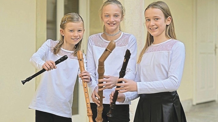 They call themselves "zwitscherTRIO"