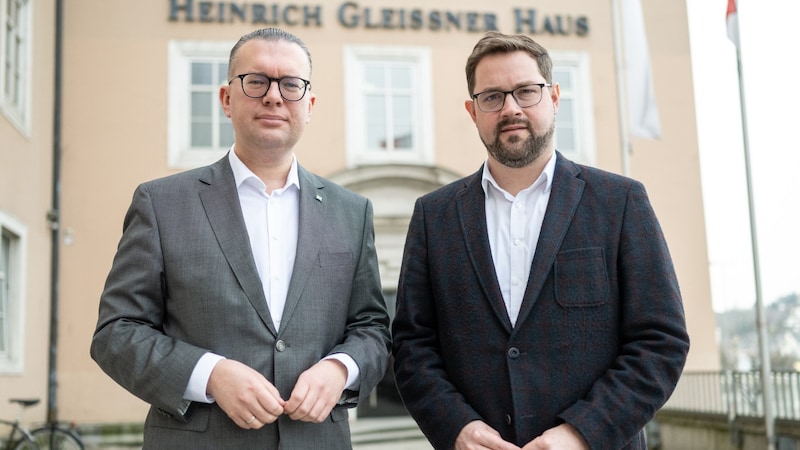 ÖVP-Landesgeschäftsführer für NÖ, Matthias Zauner (links), und Florian Hiegelsberger (Oberösterreich, rechts). (Bild: OÖVP)