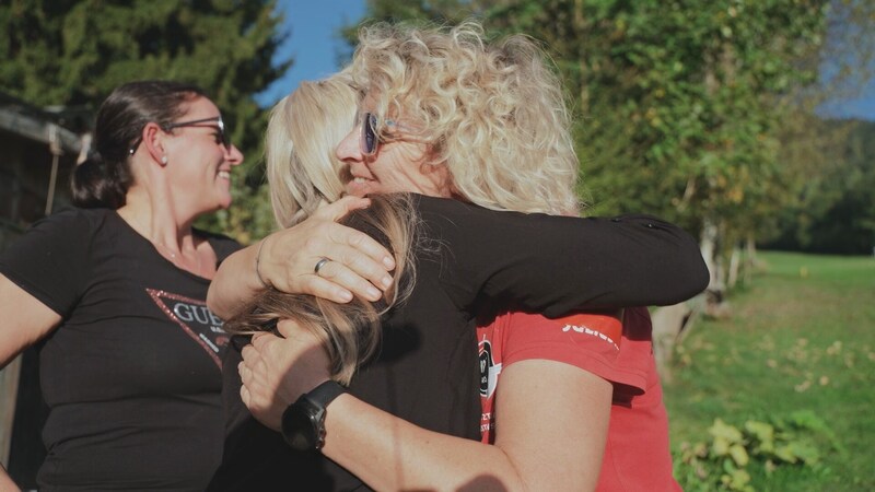 Die Freude ist immer groß, wenn ein geliebtes Haustier zurückgebracht werden kann. (Bild: K9 Pro/RTL)