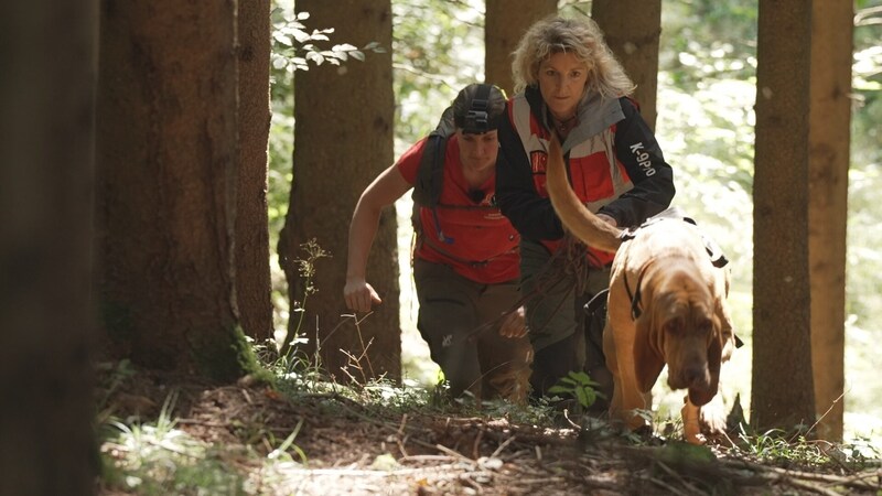 Alexandra Grunow wird meistens von Sabine Sonnleitner begleitet. (Bild: K9Pro/RTL)